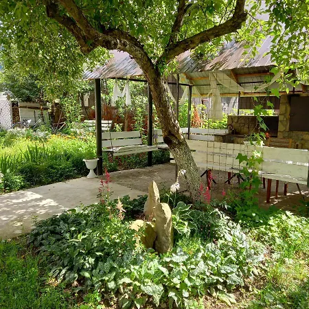 три горішки Yaremche