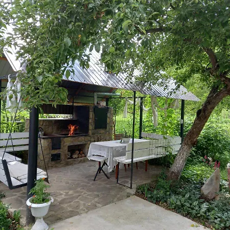 три горішки Yaremche