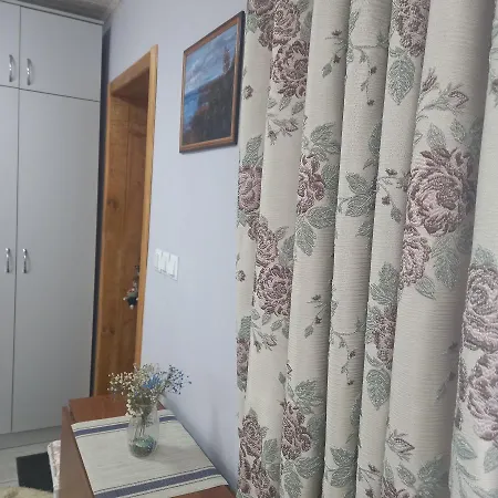 три горішки Apartment Yaremche