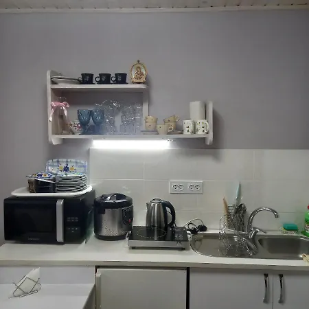 три горішки *