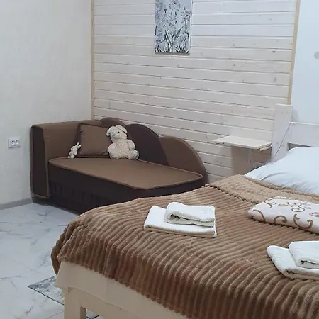 три горішки *