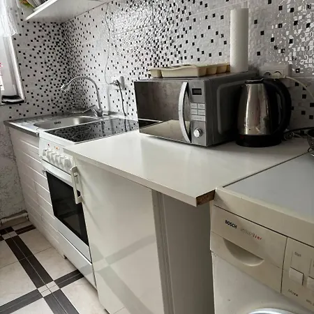 три горішки