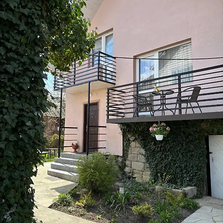 три горішки Appartement Yaremtche